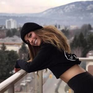 Meet your Posher, Kiana